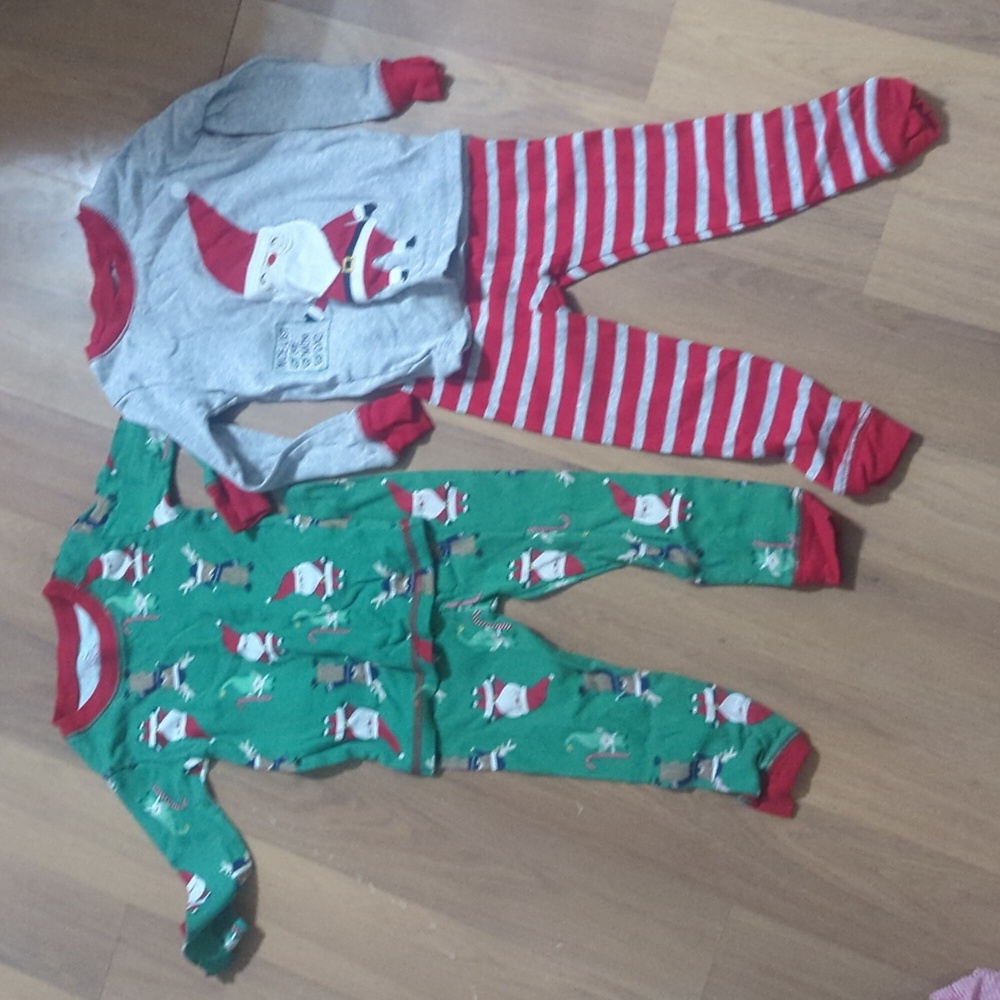 Set of 2 two piece Christmas pajamas, 2T